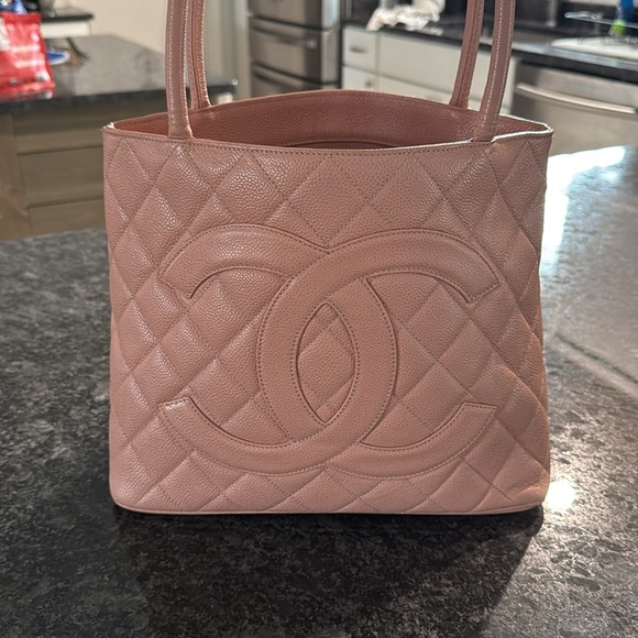 Authentic CHANEL Caviar Leather Medallion Tote Quilted Shoulder Bag Pink Purse - Picture 11 of 15